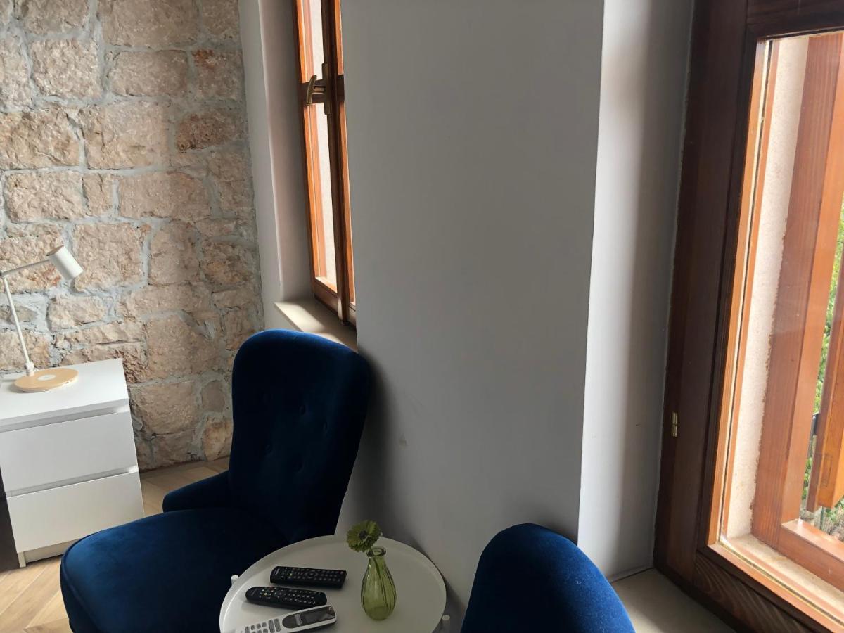 De Luxe Room In The Heart Of The City Ровин Екстериор снимка